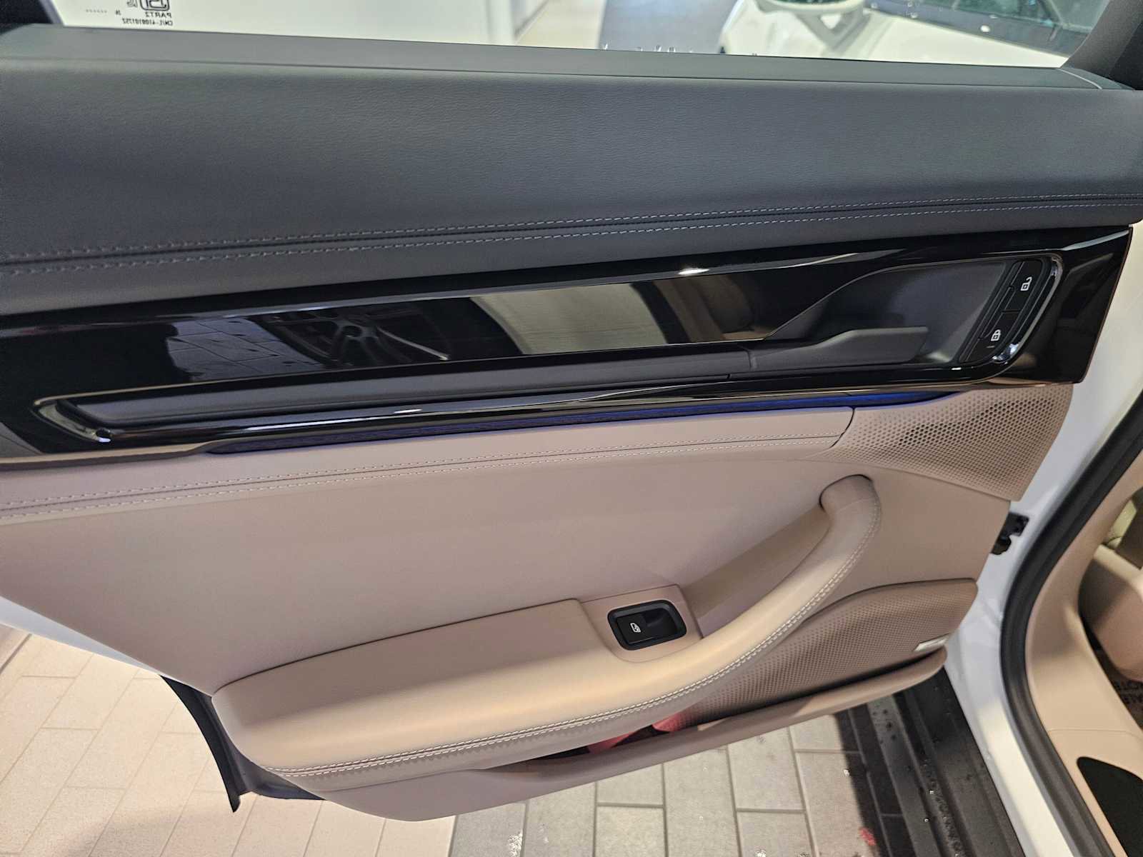 Used 2025 Porsche Panamera 4 image 16