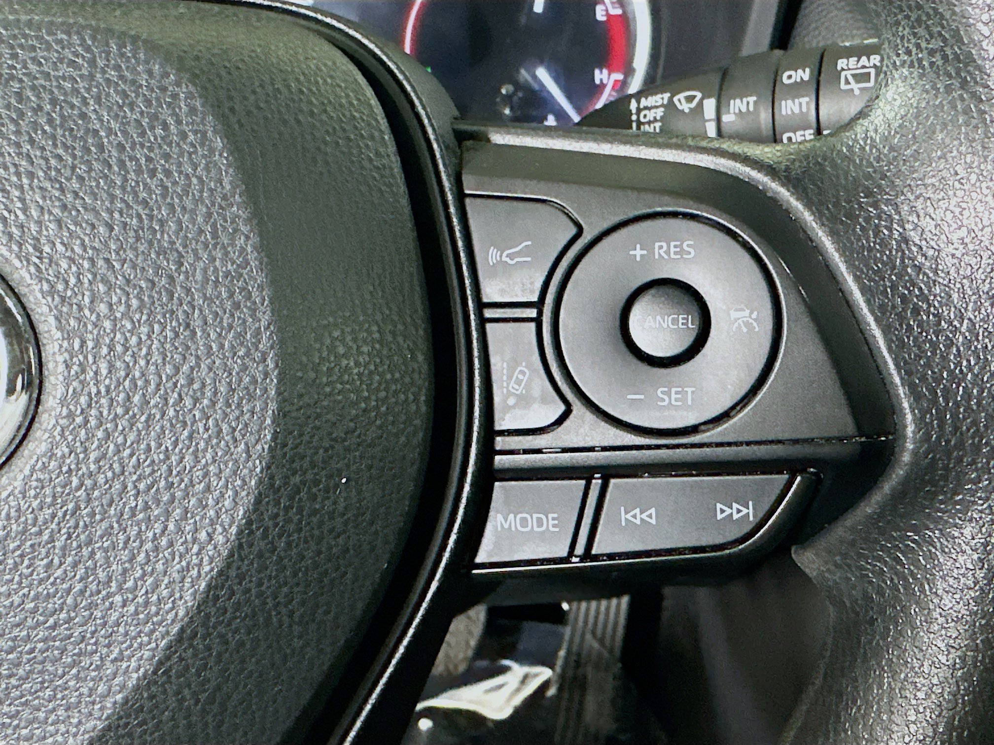 Used 2024 Toyota RAV4 XLE image 17