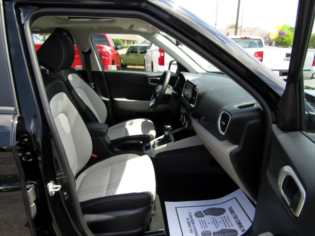 Used 2024 Hyundai Venue SEL image 27