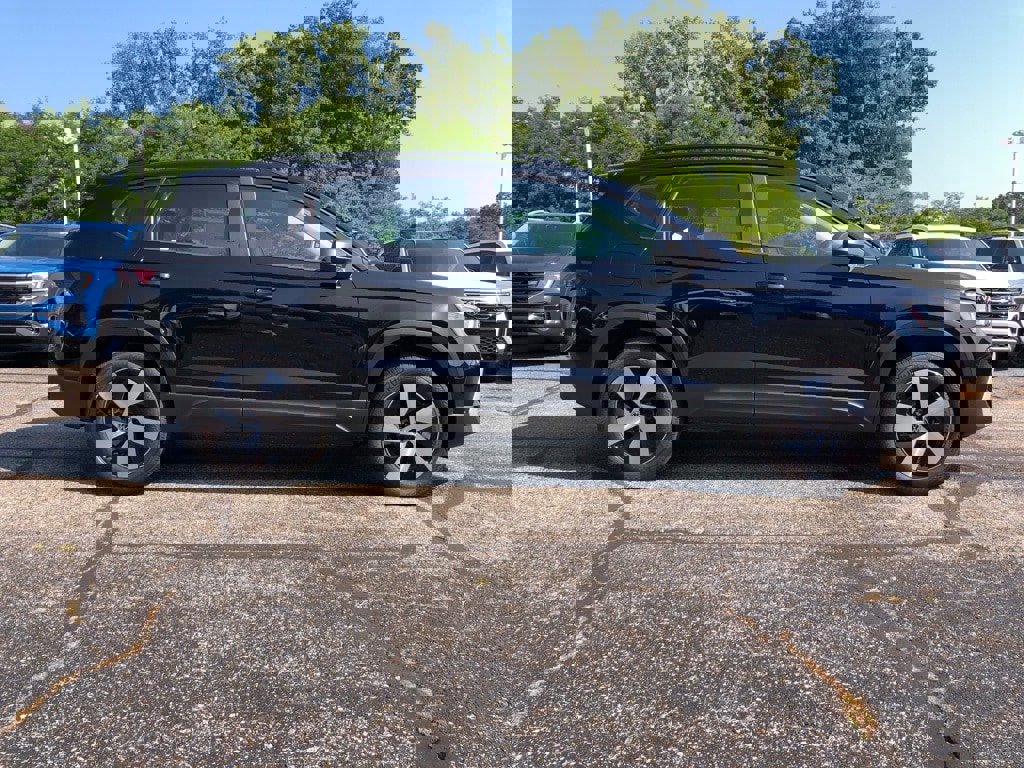 New 2025 Volkswagen Taos S image 8
