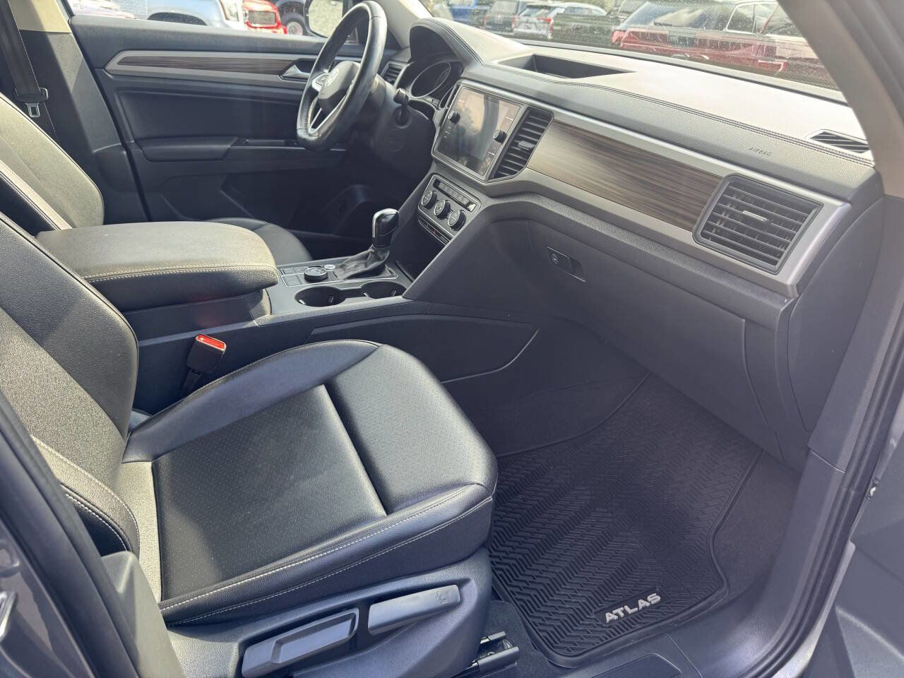 Used 2021 Volkswagen Atlas SE image 13