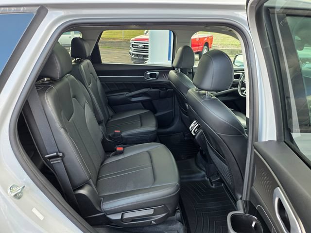 Used 2023 Kia Sorento SX AWD/4WD image 13