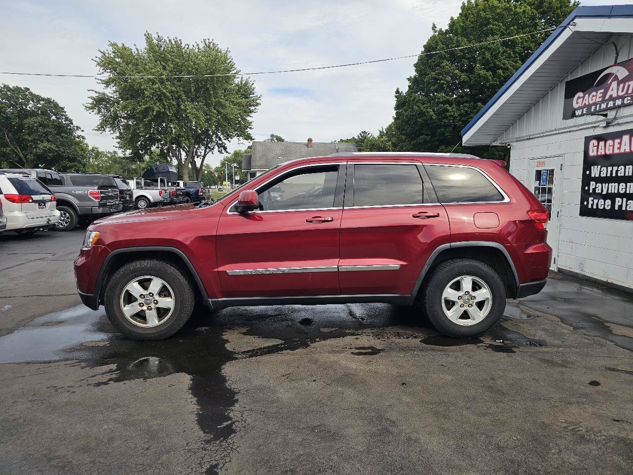 Used 2012 Jeep Grand Cherokee Laredo w/ Laredo E Group AWD/4WD image 6