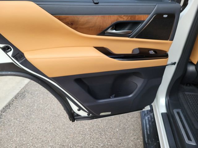 New 2026 Lexus LX 700h Luxury image 14