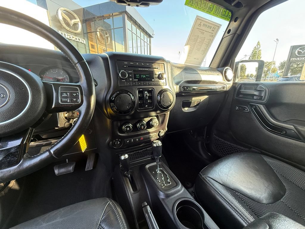 Used 2016 Jeep Wrangler Unlimited Sahara AWD/4WD image 23