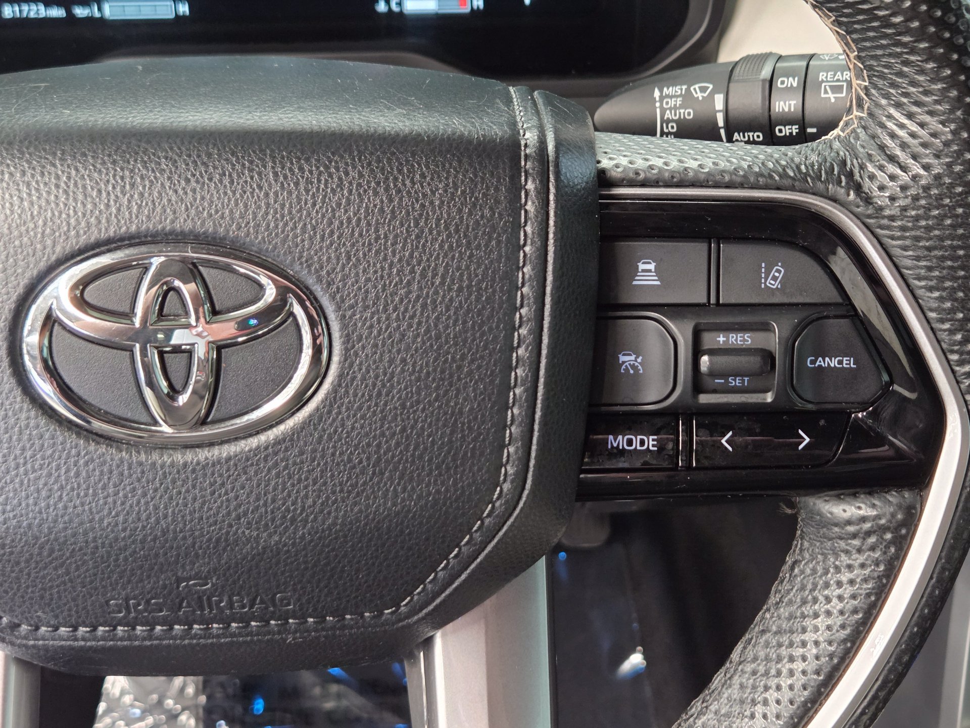 Used 2024 Toyota Sequoia Capstone AWD/4WD image 19