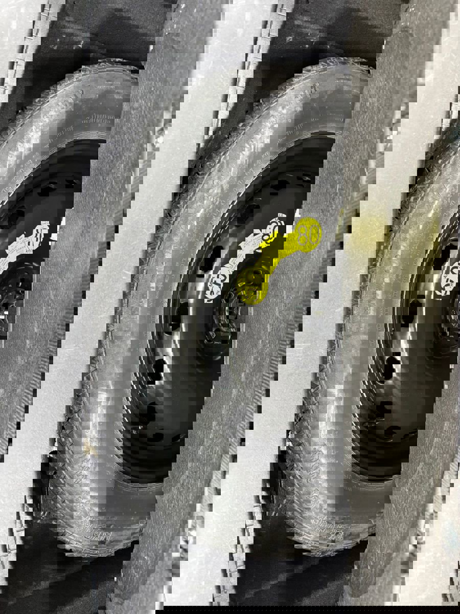 Used 2019 Land Rover Range Rover Velar R-Dynamic HSE image 47