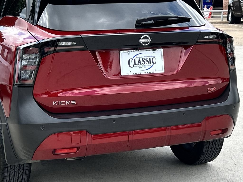 Used 2025 Nissan Kicks SR FWD image 6