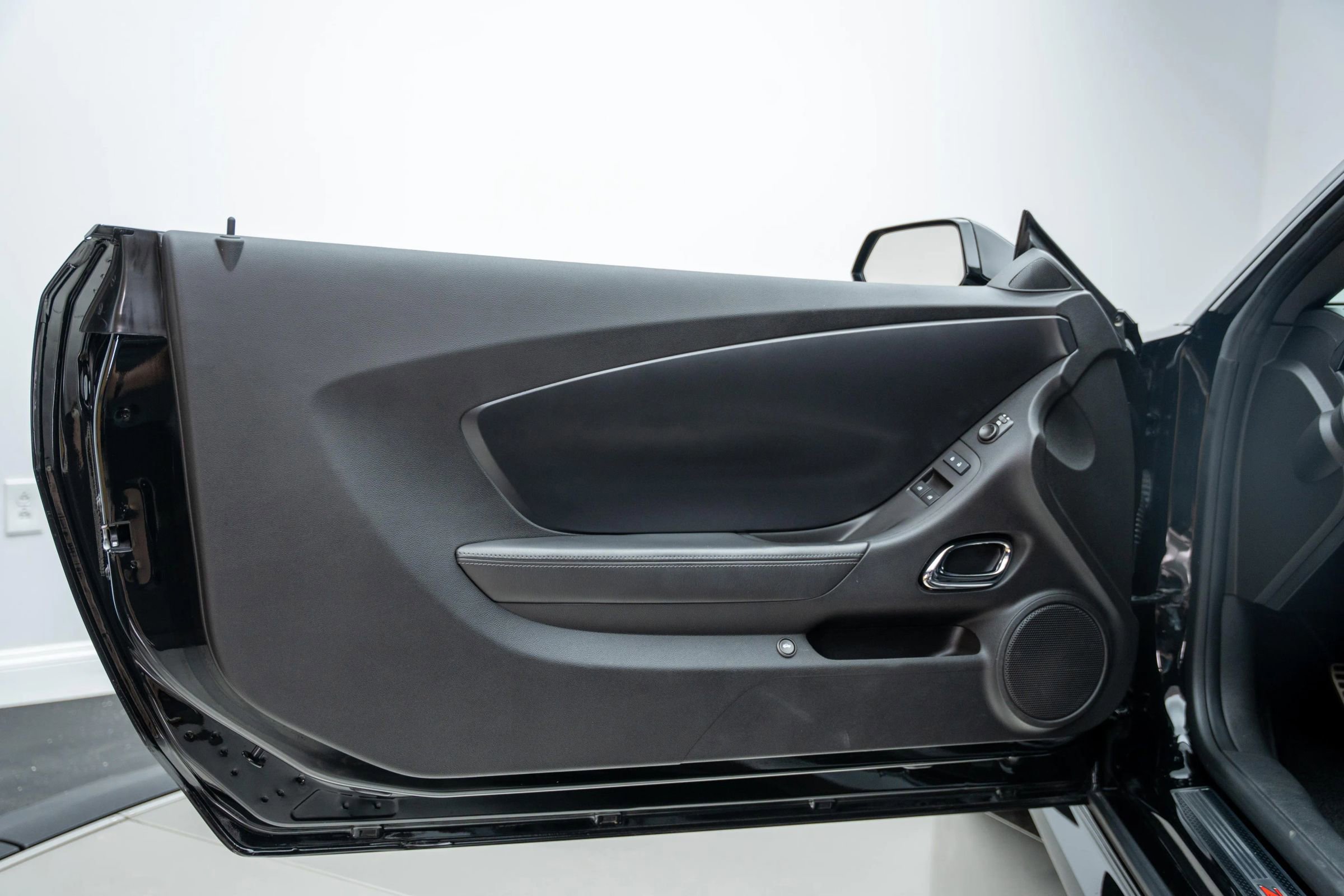 Used 2015 Chevrolet Camaro Z/28 image 24