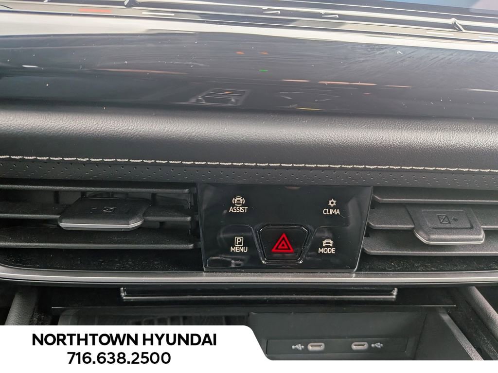 Used 2025 Volkswagen Atlas SE image 17