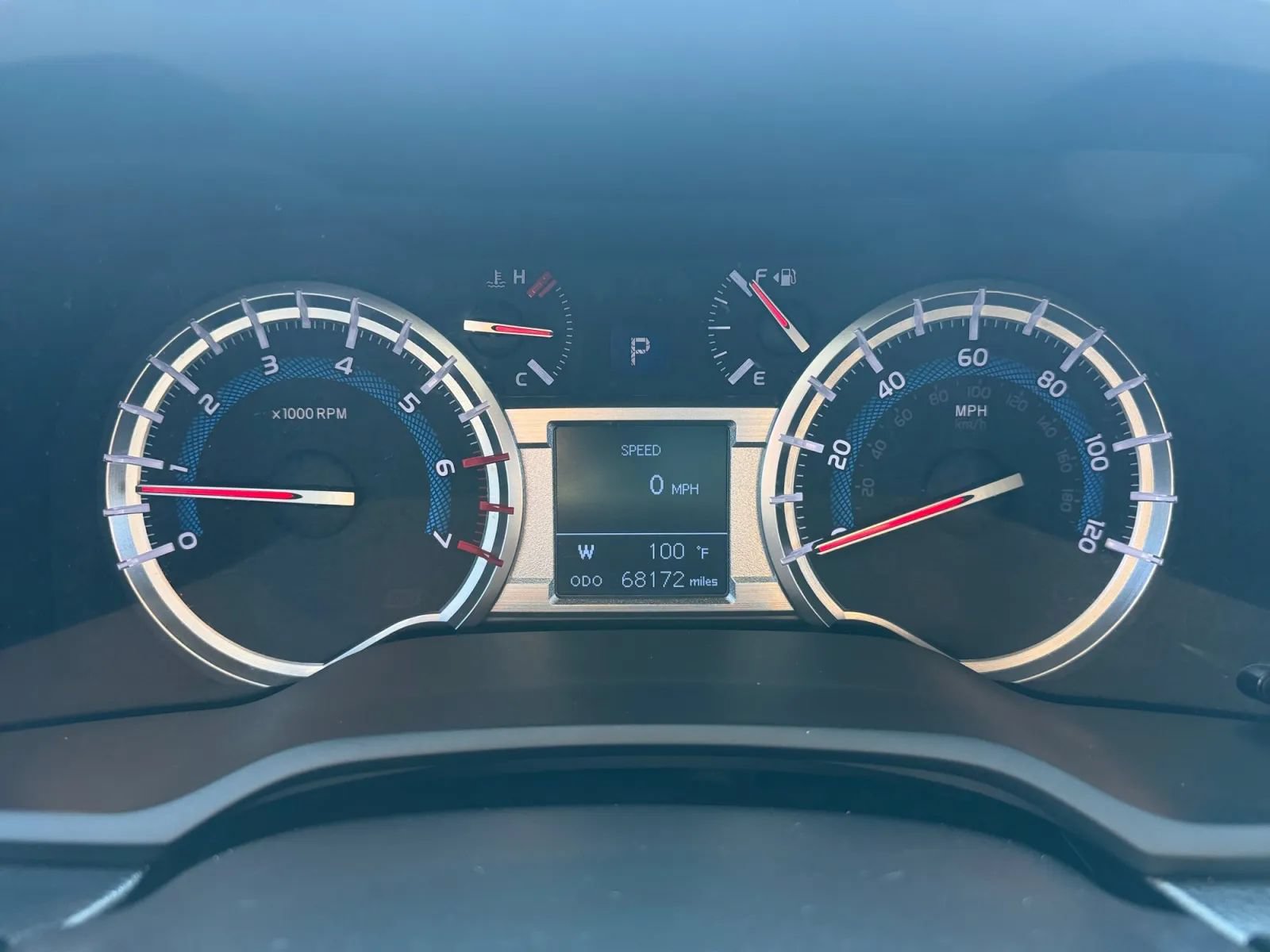 Used 2018 Toyota 4Runner SR5 AWD/4WD image 17