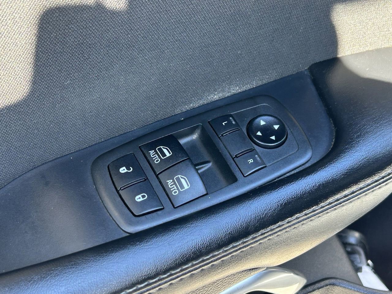 Used 2019 Dodge Challenger SXT image 17