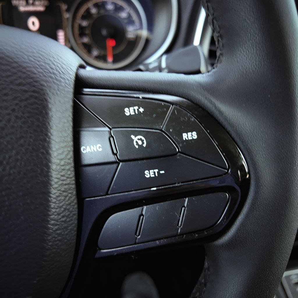 Used 2020 Jeep Cherokee Latitude Plus AWD/4WD image 10