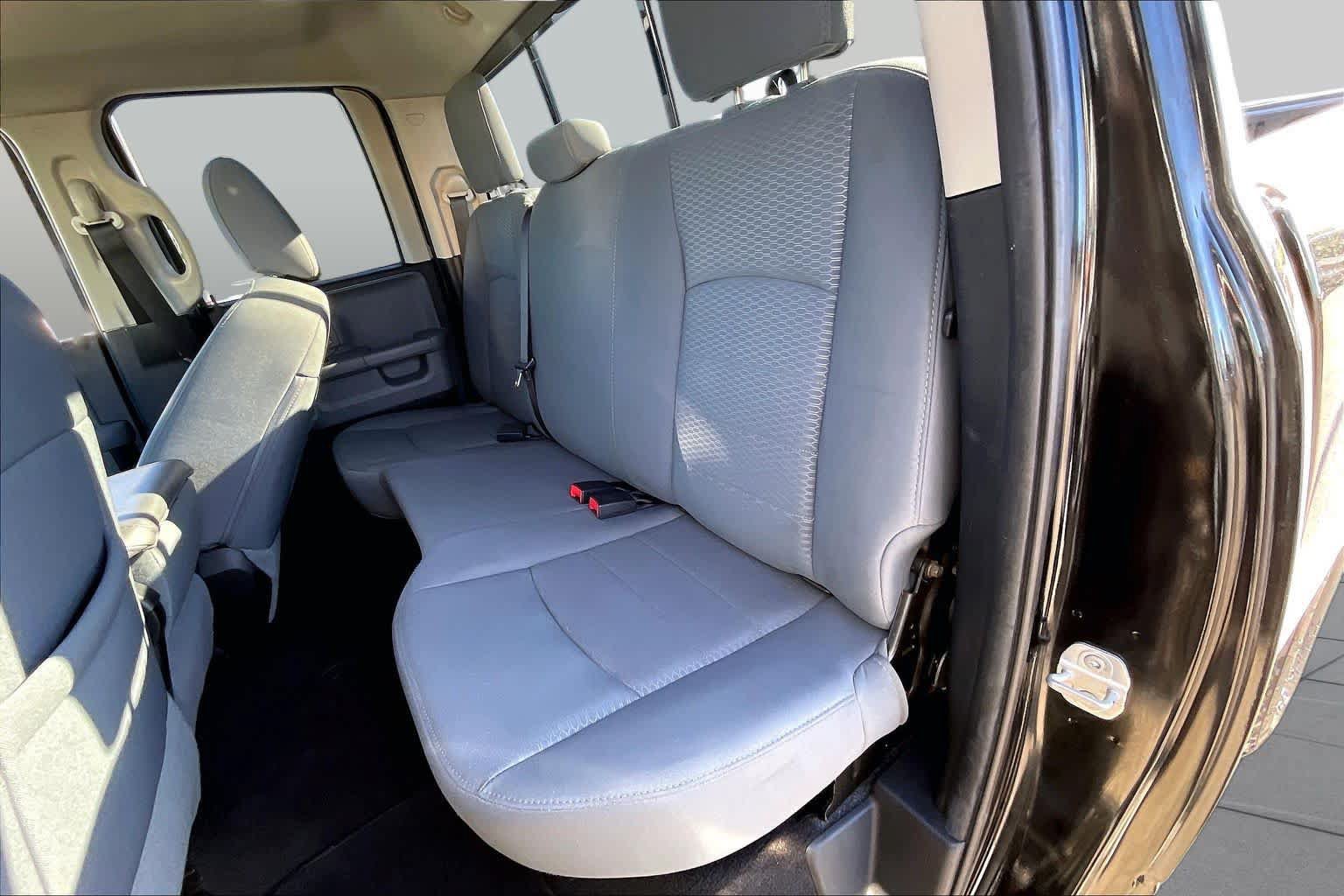Used 2014 RAM 1500 Classic SLT RWD image 19