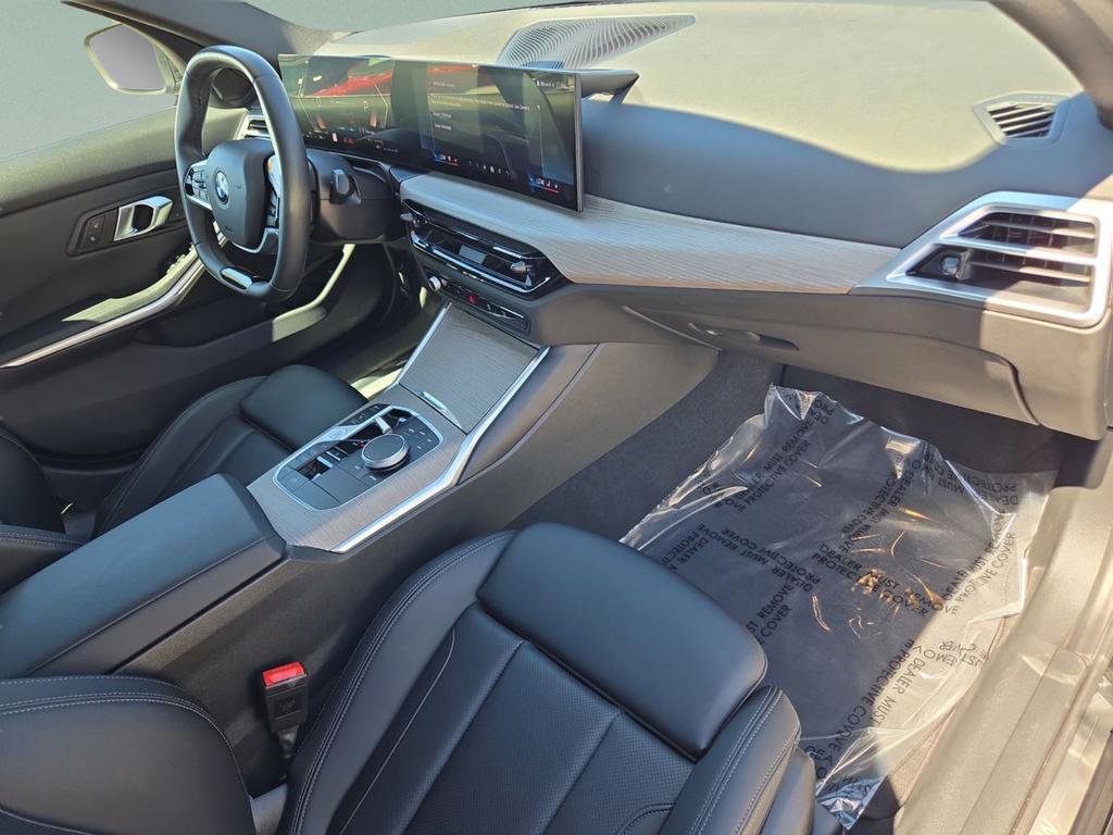 Used 2025 BMW 330i xDrive Sedan AWD/4WD image 29