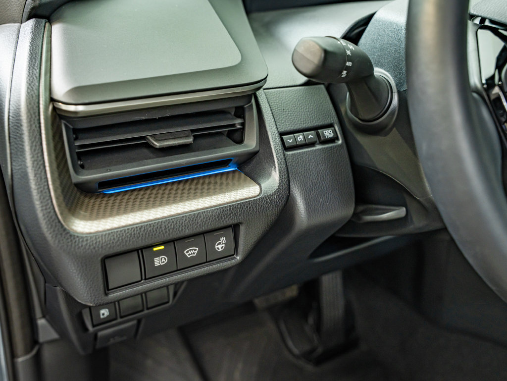 Used 2024 Toyota Prius XLE FWD image 19