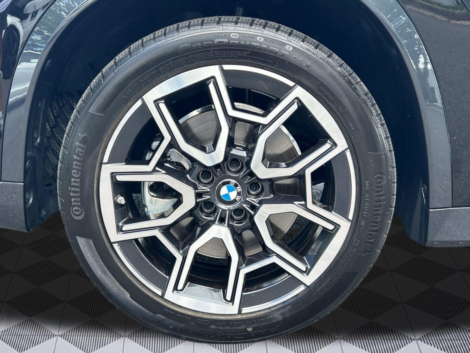 Used 2025 BMW X1 xDrive28i w/ Premium Package AWD/4WD image 12