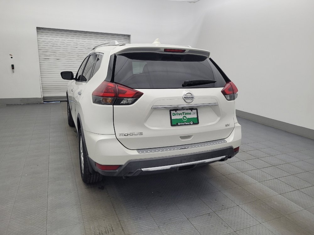 Used 2018 Nissan Rogue SV image 6
