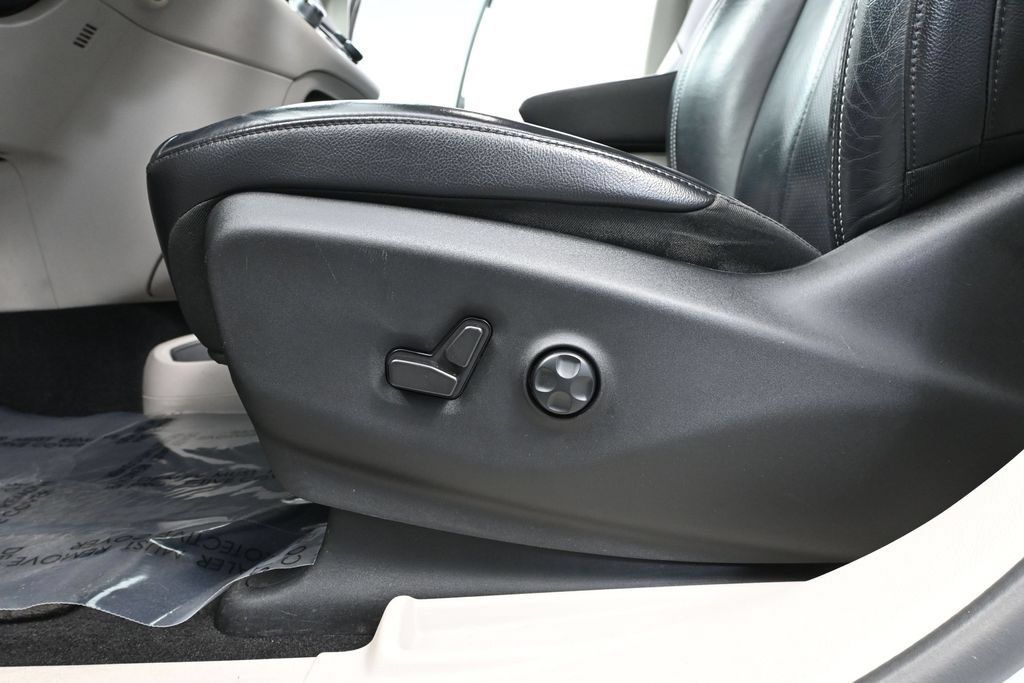 Used 2022 Chrysler Pacifica Touring-L FWD image 21