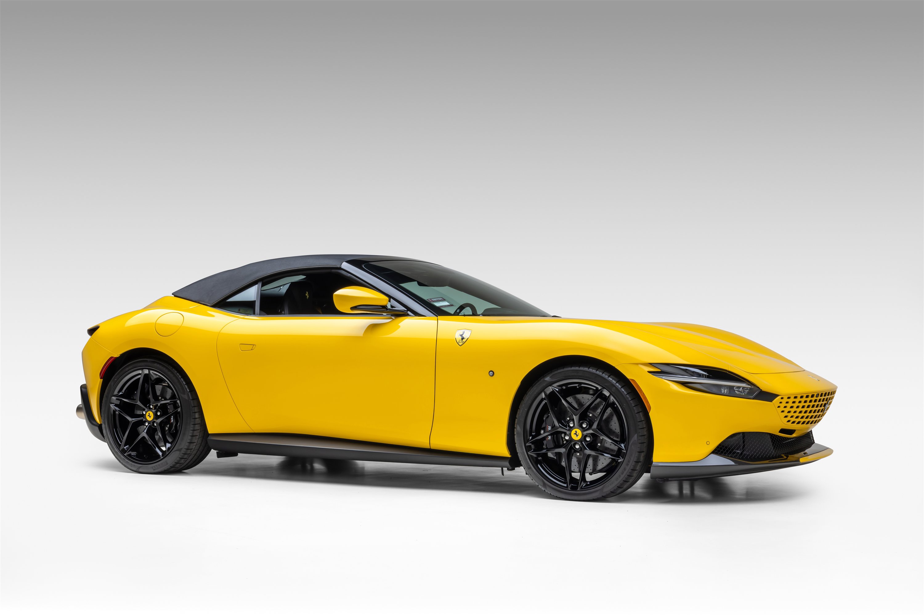 Certified 2025 Ferrari Roma Spider image 12