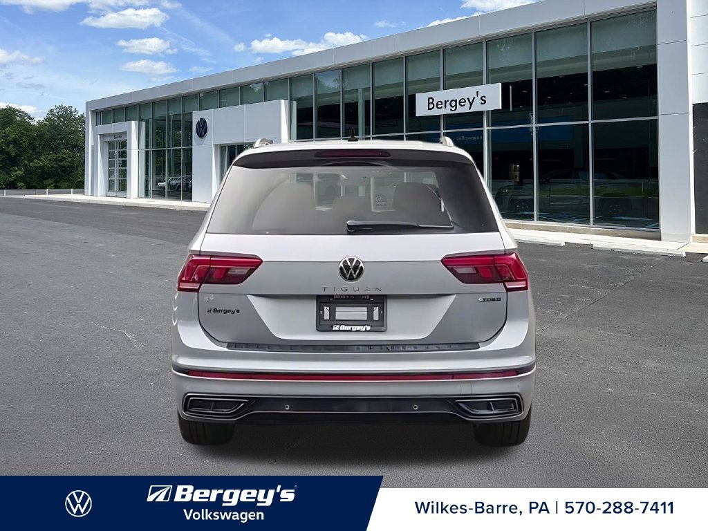 Certified 2024 Volkswagen Tiguan SE R-Line AWD/4WD image 9