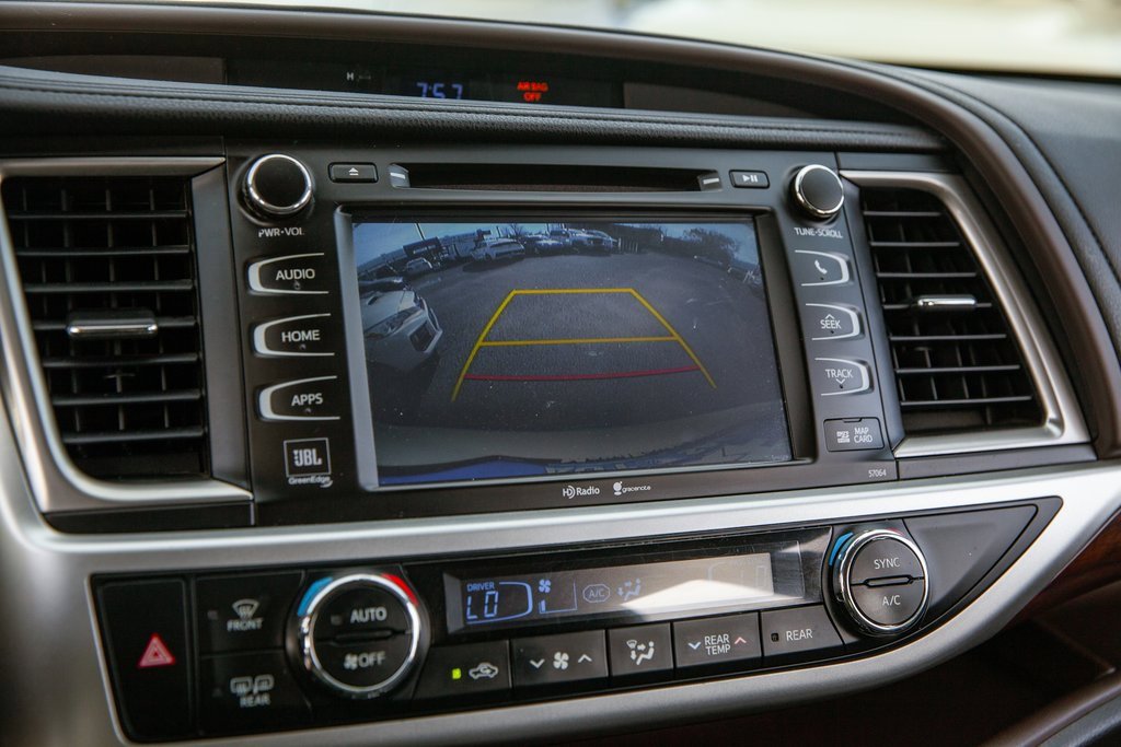 Used 2015 Toyota Highlander Limited image 18