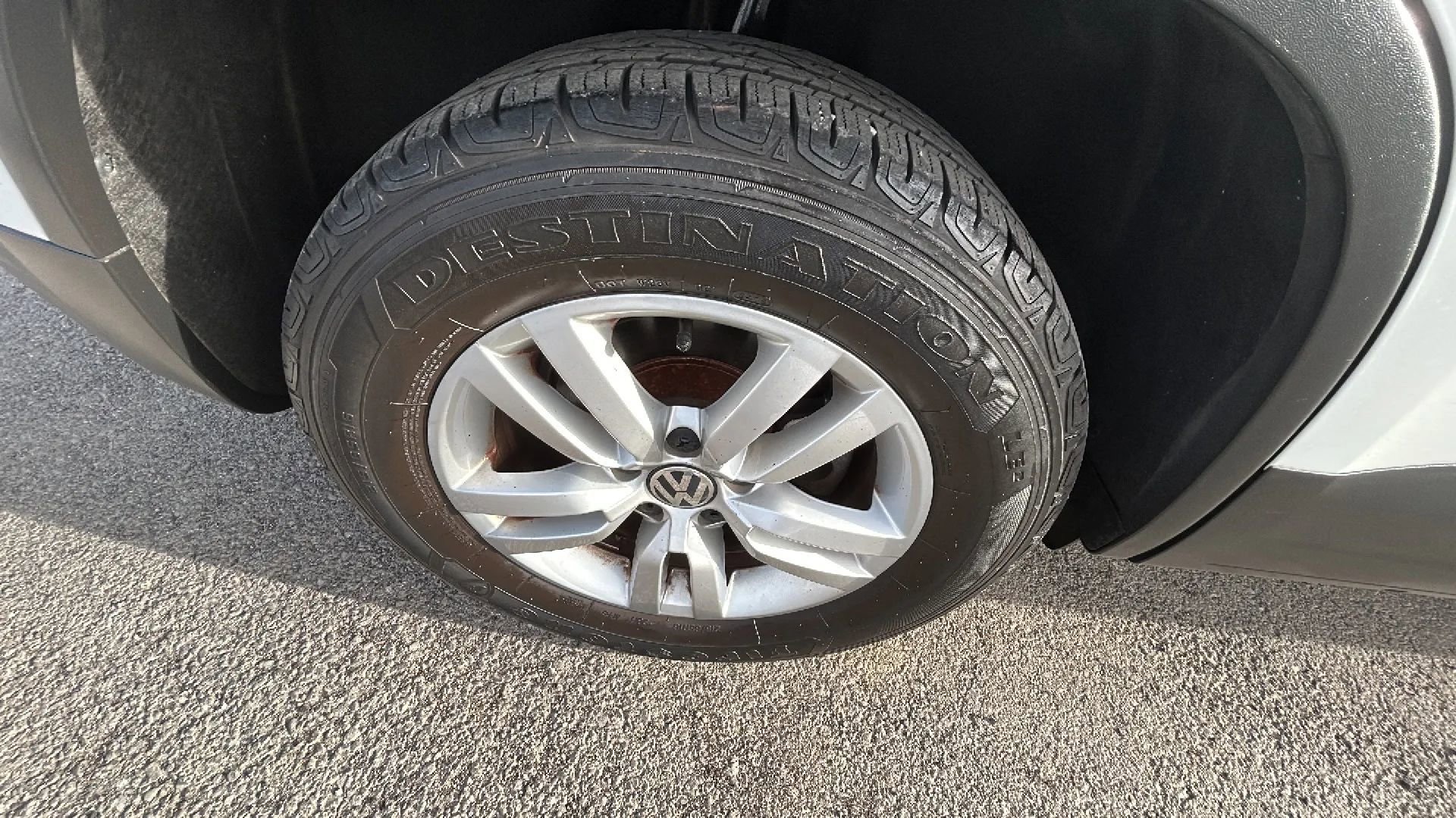 Used 2016 Volkswagen Tiguan SE image 47