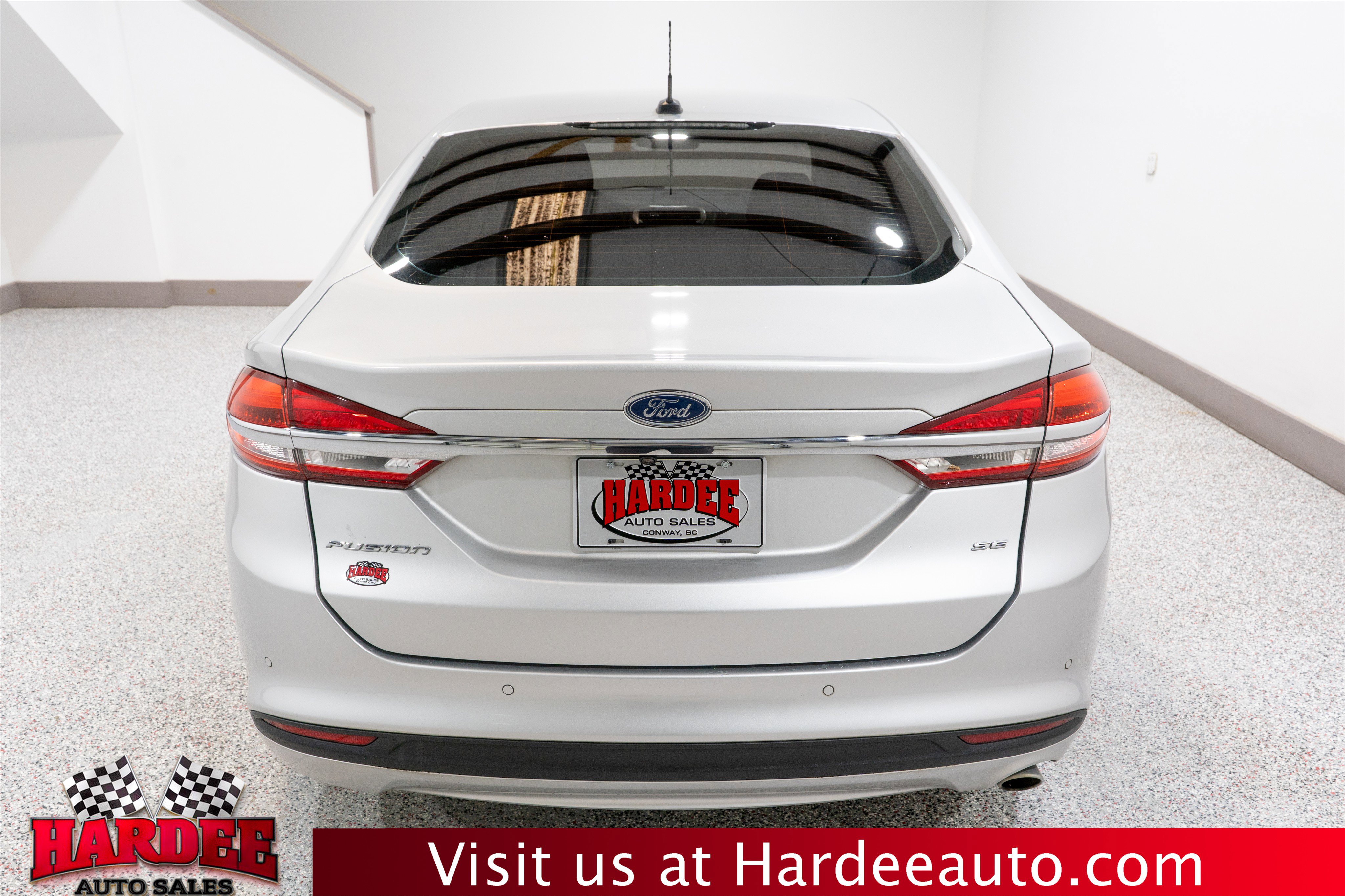 Used 2018 Ford Fusion SE FWD image 4