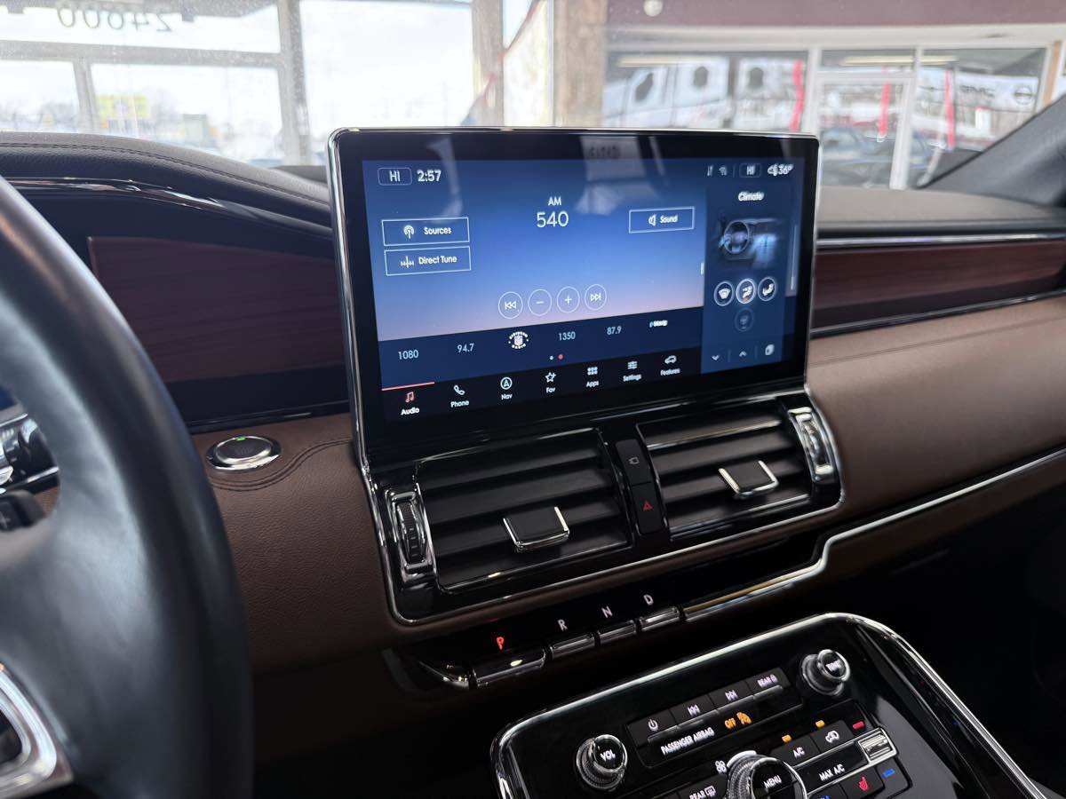 Used 2024 Lincoln Navigator Reserve AWD/4WD image 52