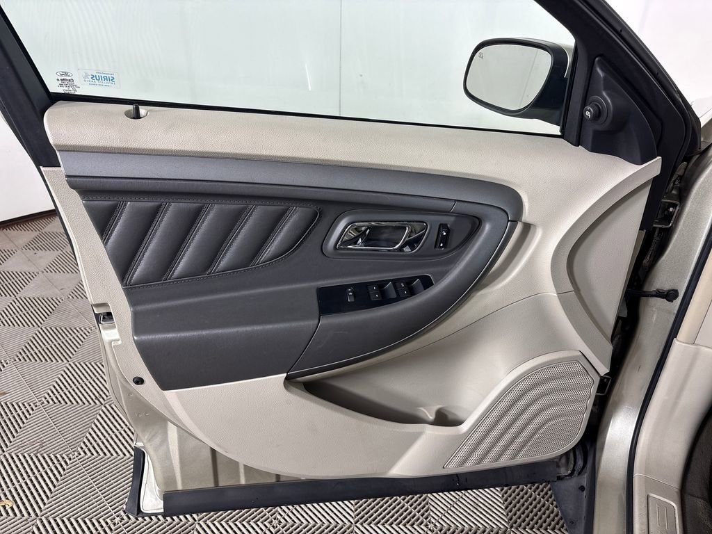 Used 2011 Ford Taurus SEL w/ 201A Rapid Spec Order Code FWD image 15