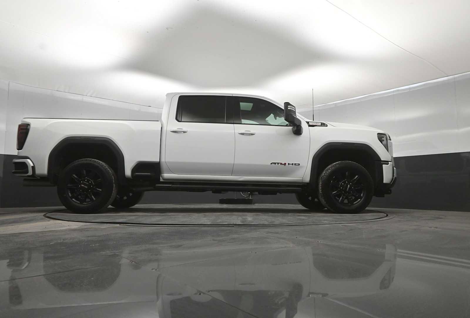 Used 2024 GMC Sierra 2500 AT4 w/ AT4 Preferred Package AWD/4WD image 42