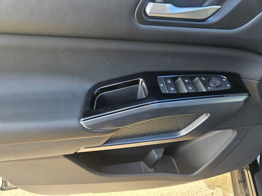 Used 2025 Nissan Pathfinder SL image 12