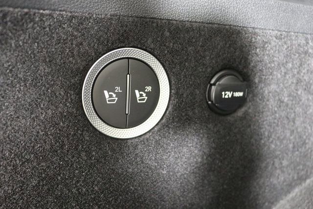 Used 2023 Genesis GV80 2.5T w/ Prestige Package image 40