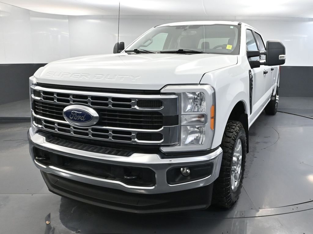 Used 2023 Ford F350 XLT w/ FX4 Off-Road Package image 12