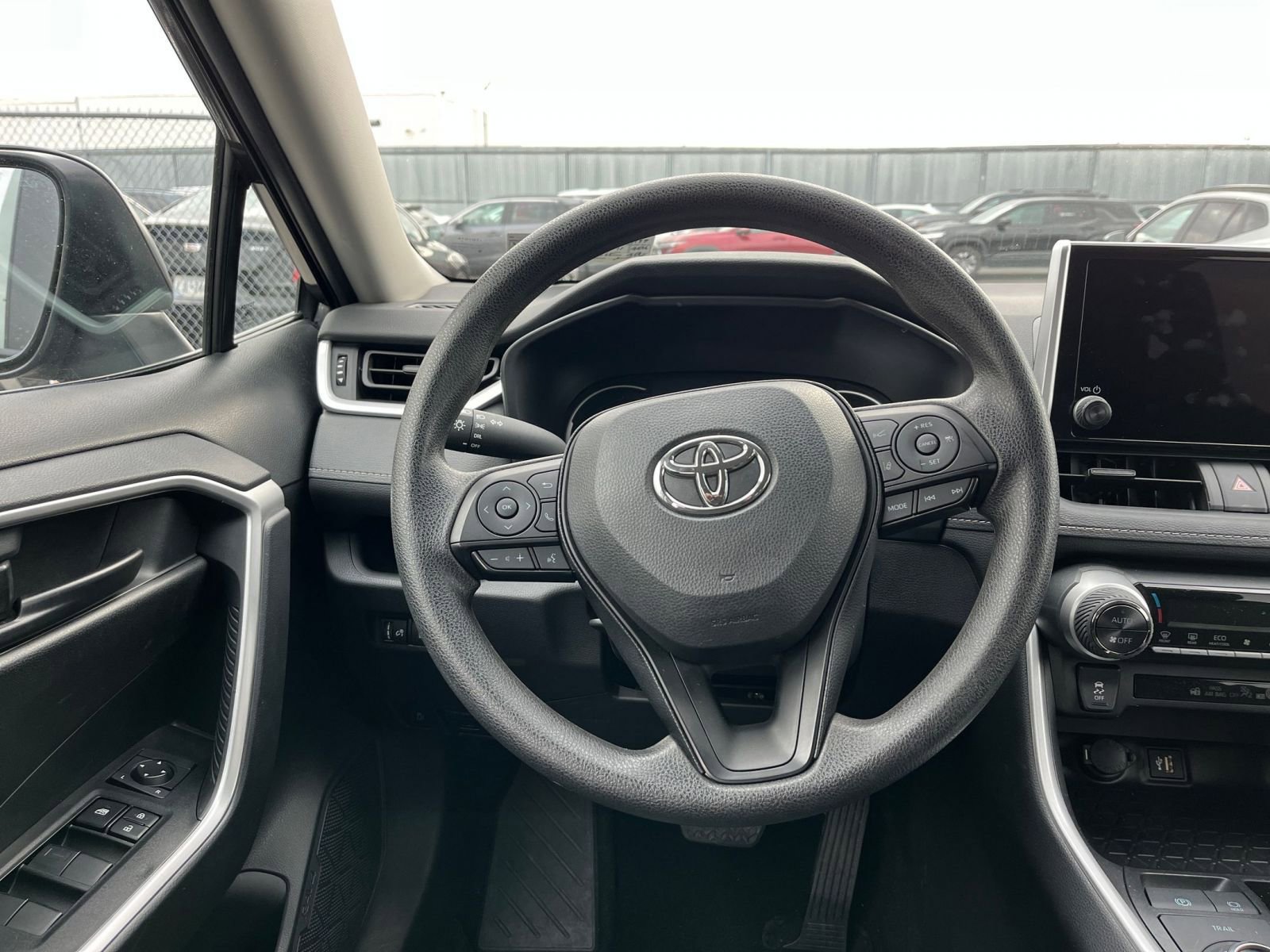 Used 2025 Toyota RAV4 LE image 27