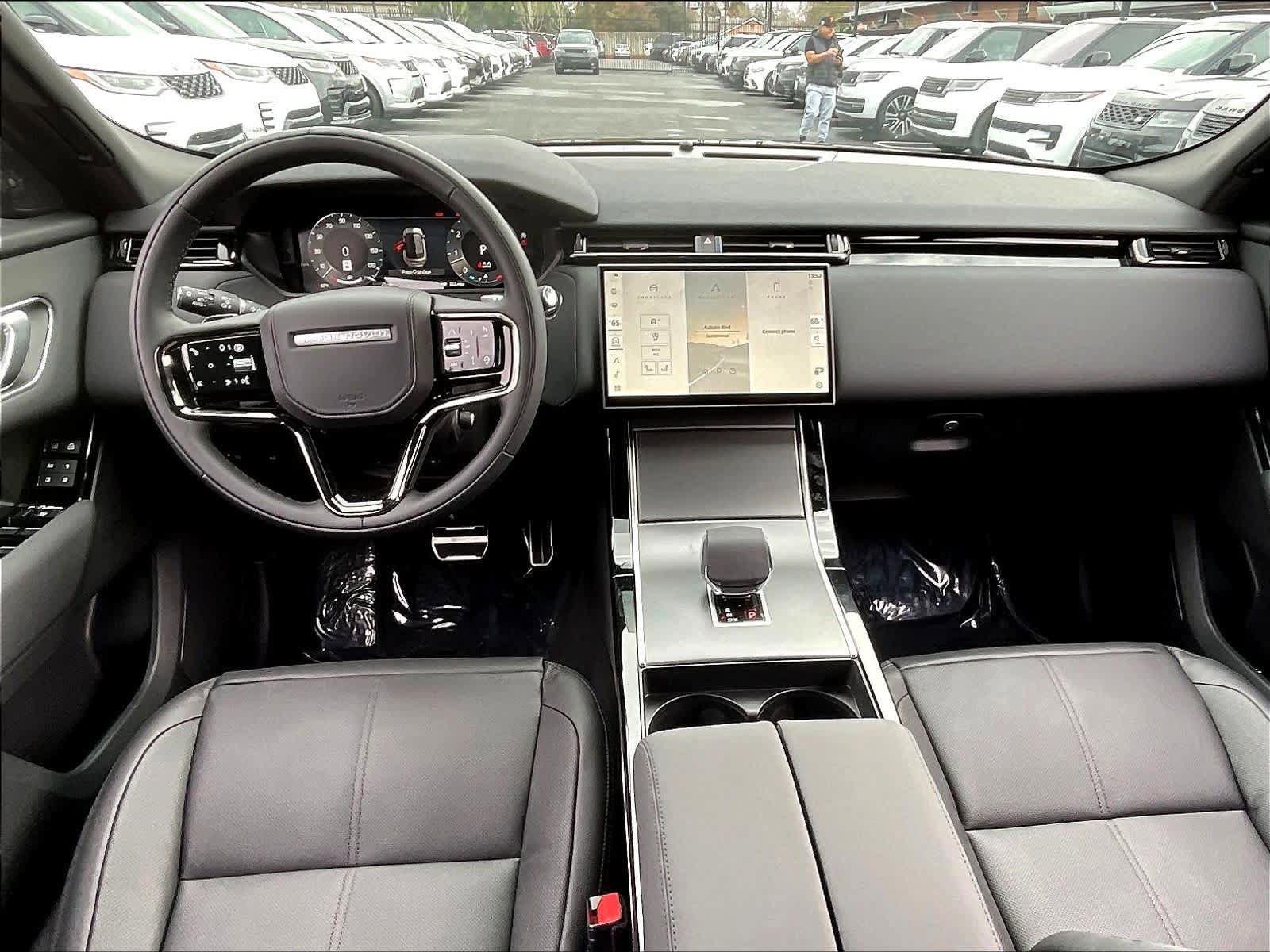 New 2025 Land Rover Range Rover Velar Dynamic SE AWD/4WD image 4