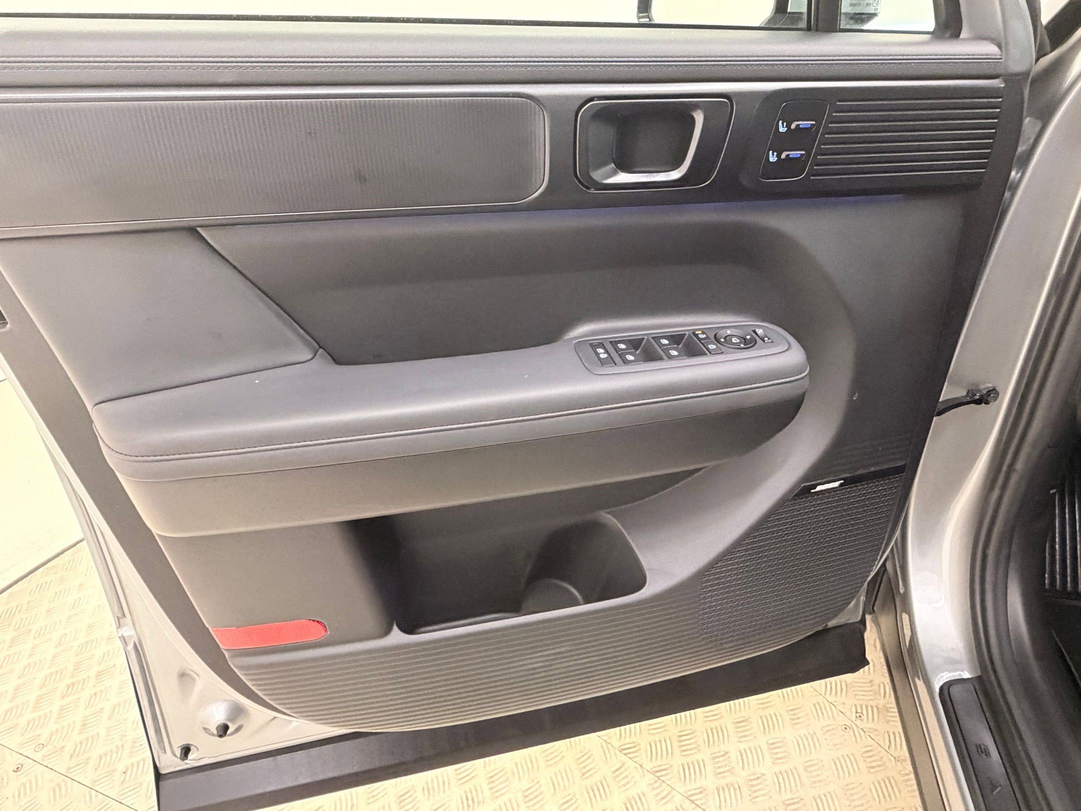 Used 2024 Hyundai Santa Fe Calligraphy image 13