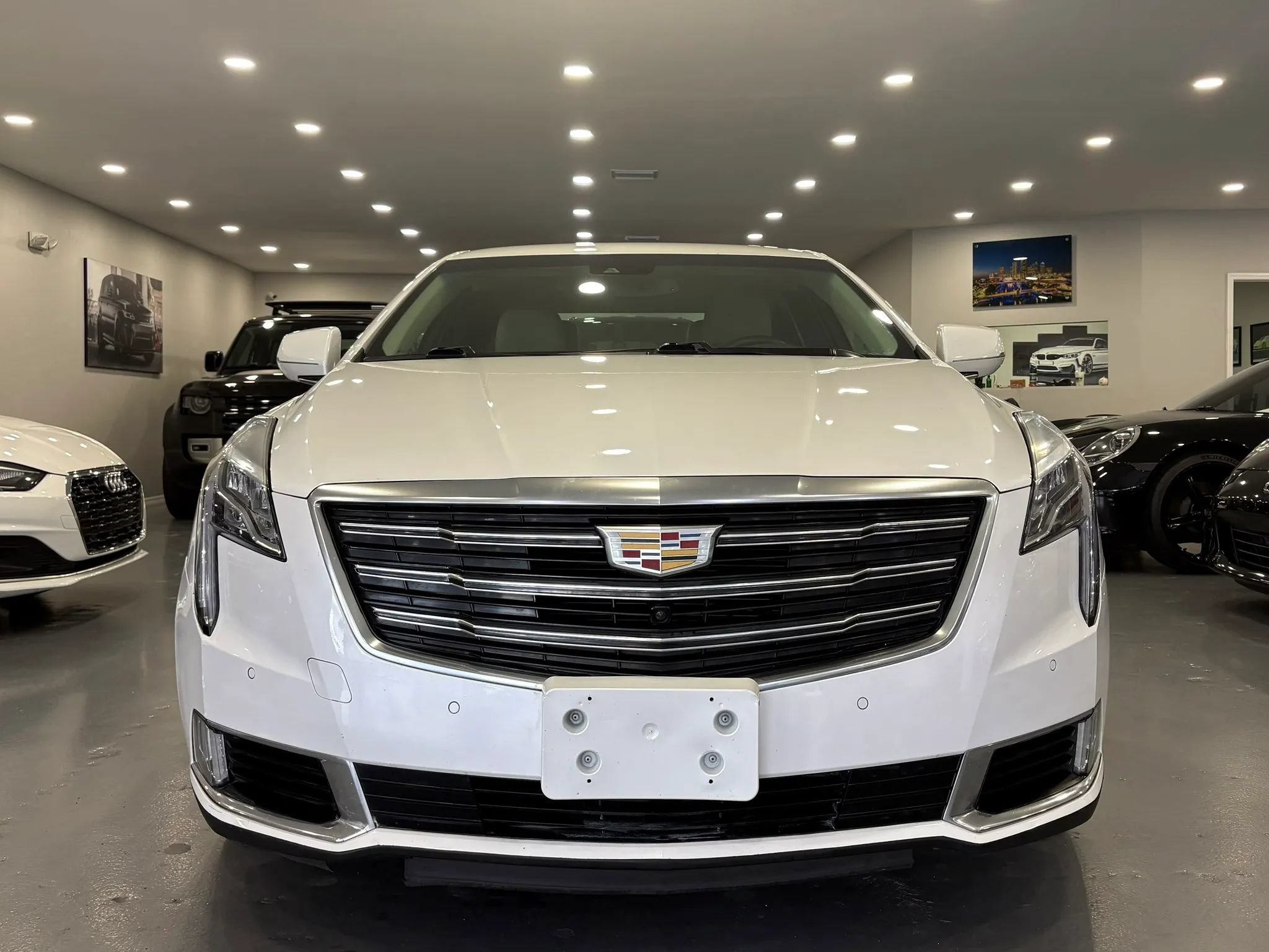 Used 2018 Cadillac XTS Luxury w/ Driver Awareness Package FWD image 2