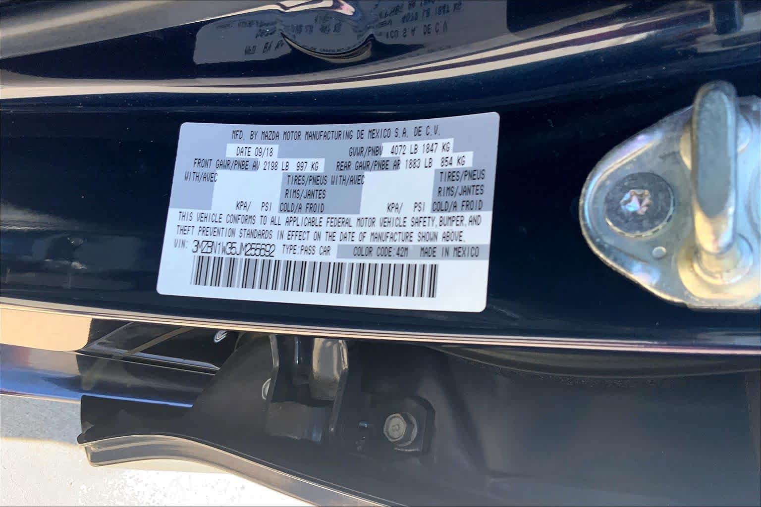 Used 2018 MAZDA MAZDA3 Grand Touring FWD image 31