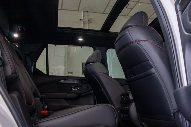 Used 2025 Honda Pilot Black Edition image 7