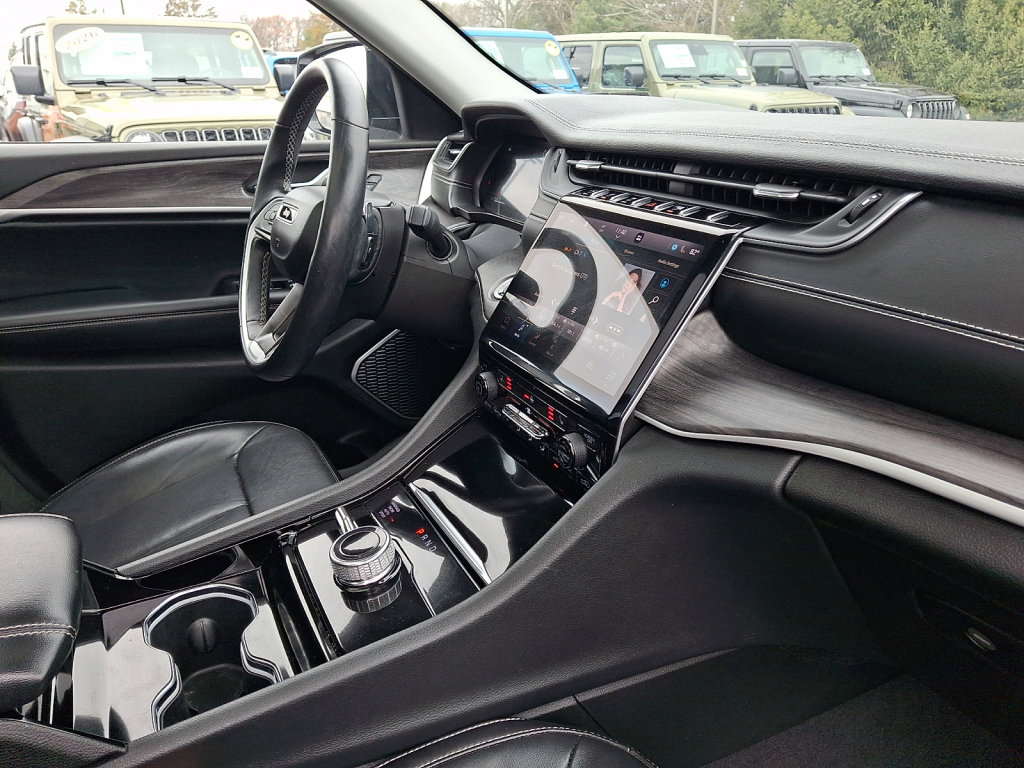 Used 2021 Jeep Grand Cherokee L Limited image 12