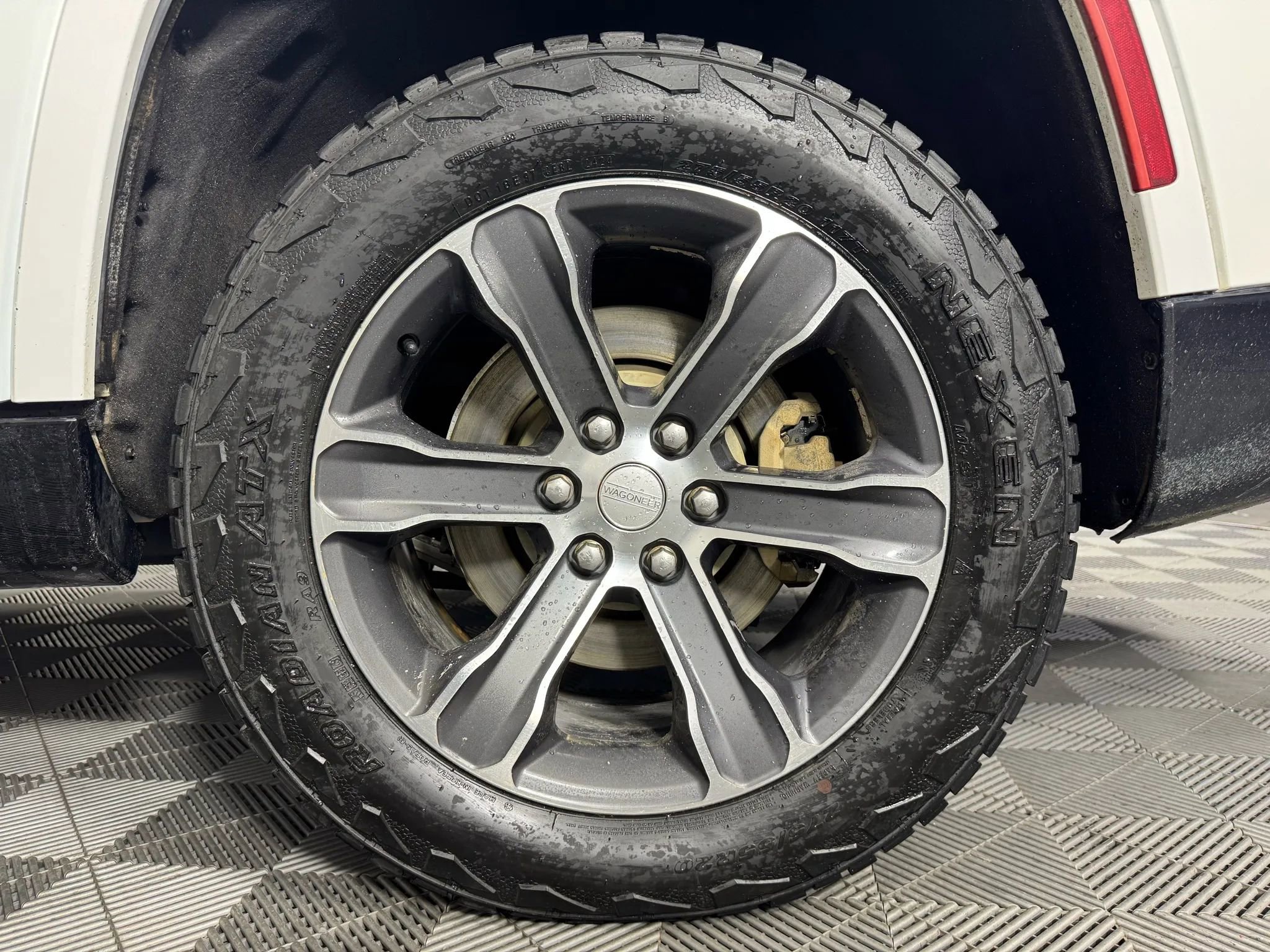 Used 2023 Jeep Grand Wagoneer 4WD w/ Flexible Seating Group image 48