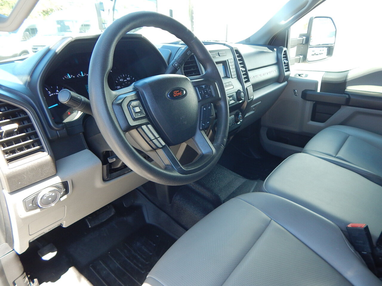 Used 2020 Ford F350 XL w/ Power Equipment Group RWD image 18
