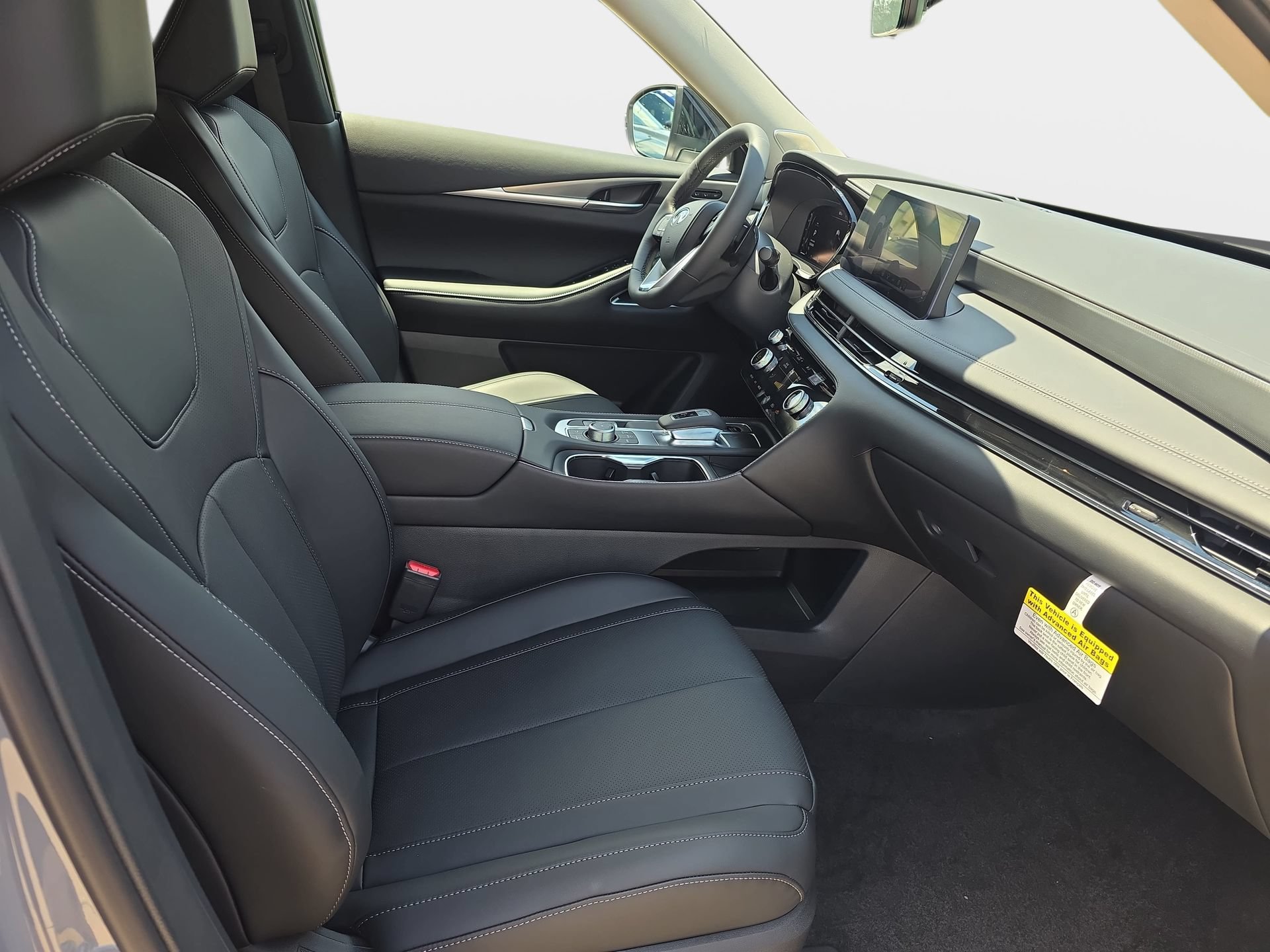 New 2027 INFINITI QX60 Luxe w/ Cargo Package FWD image 10