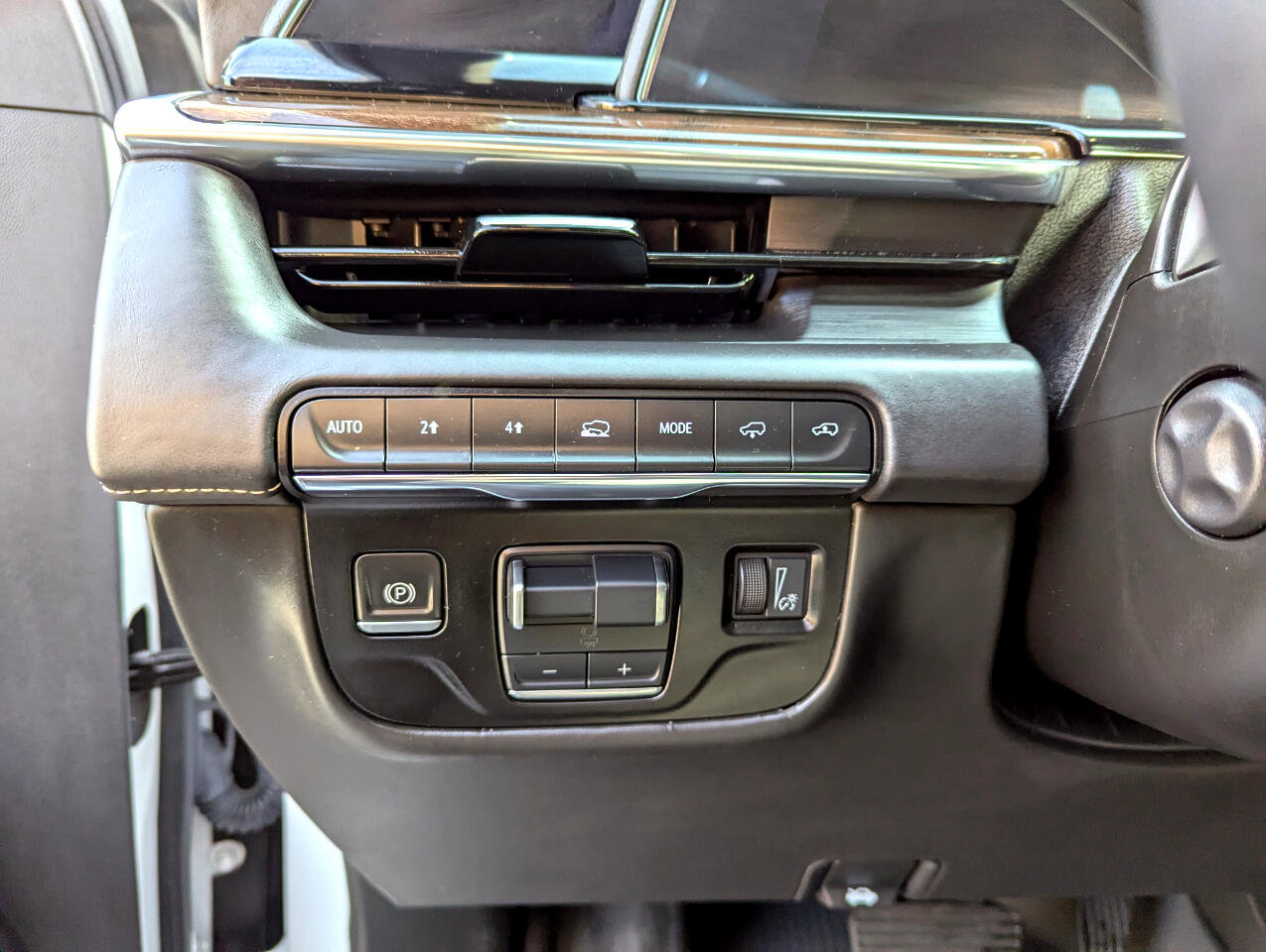 Used 2022 Cadillac Escalade ESV Sport Platinum image 14