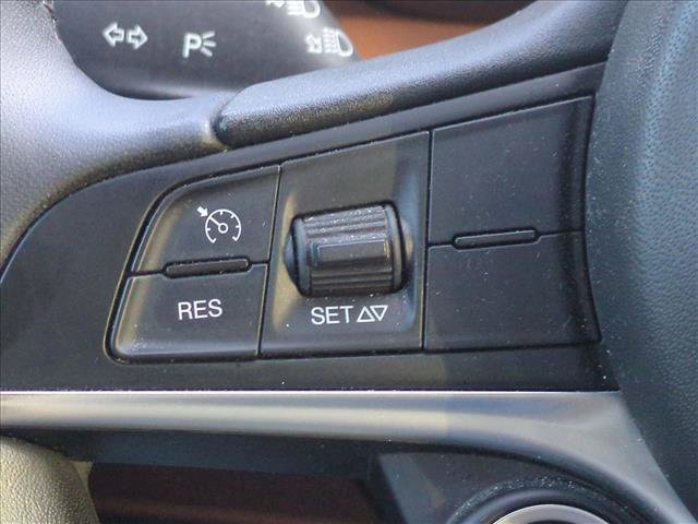 Used 2017 Alfa Romeo Giulia AWD image 12