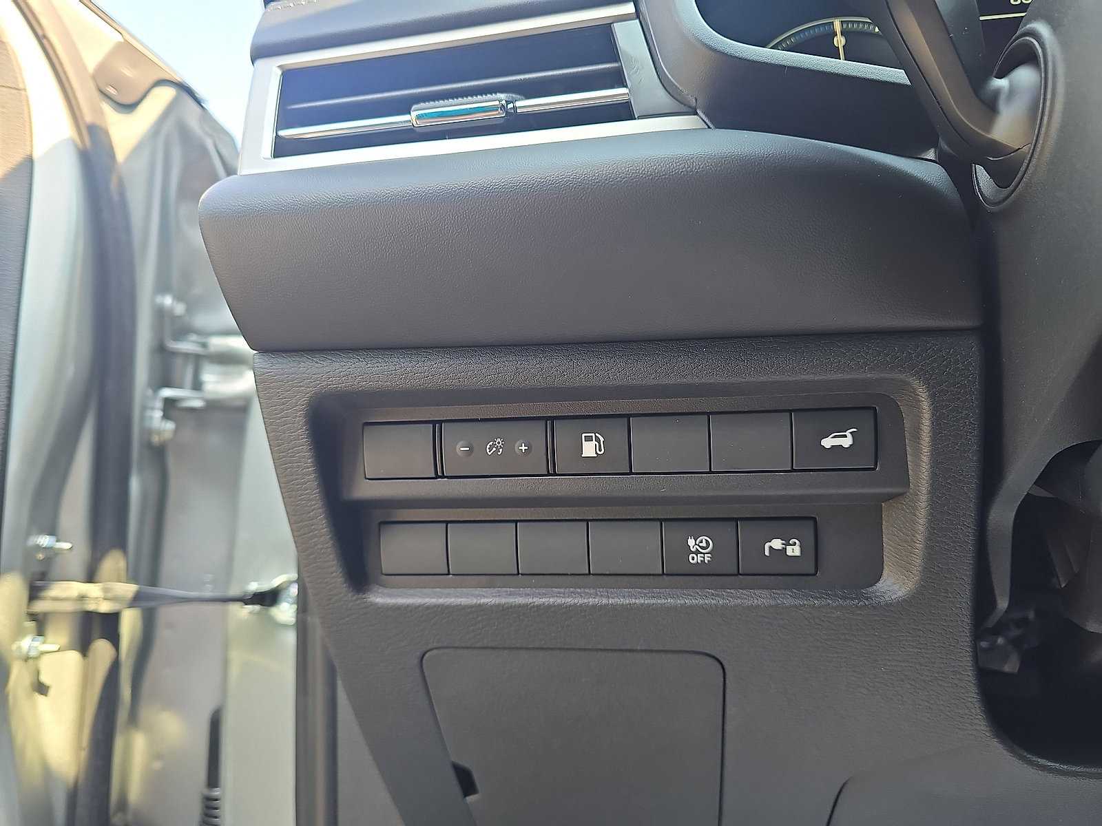 New 2025 Mitsubishi Outlander SE image 14