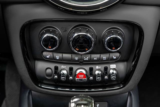 Used 2024 MINI Cooper Clubman S w/ Signature Upholstery Package image 10