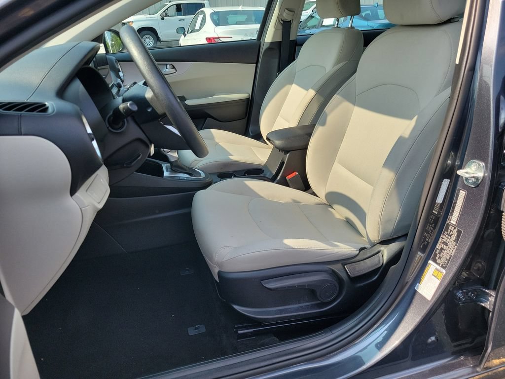 Used 2023 Kia Forte LXS FWD image 18