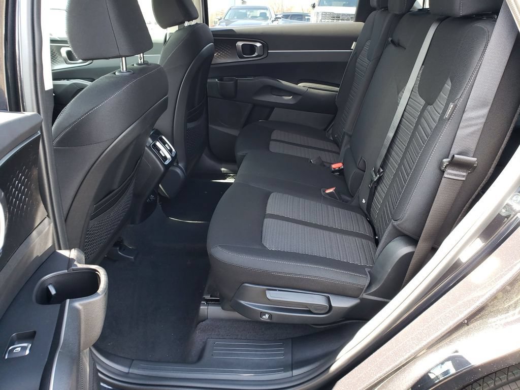New 2026 Kia Sorento LX FWD image 22